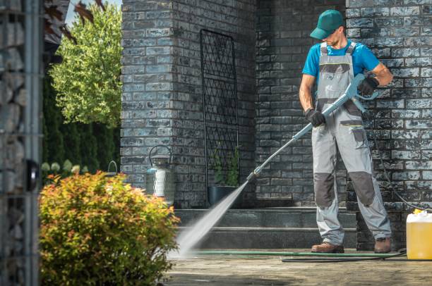 Best Pool Deck Cleaning  in Willowick, OH